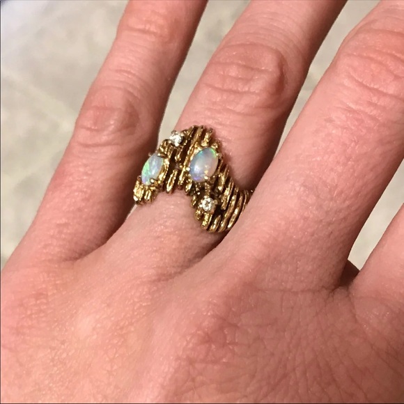 14K Gold Opal & Diamond Ring - Picture 3 of 8